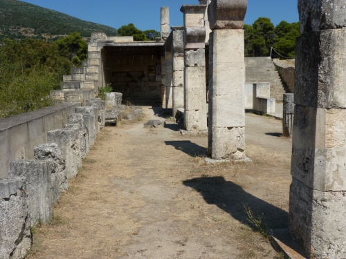 Gli Iatromanti, antichi ”sciamani” greci, e la camera di incubazione – di Luciano Silva